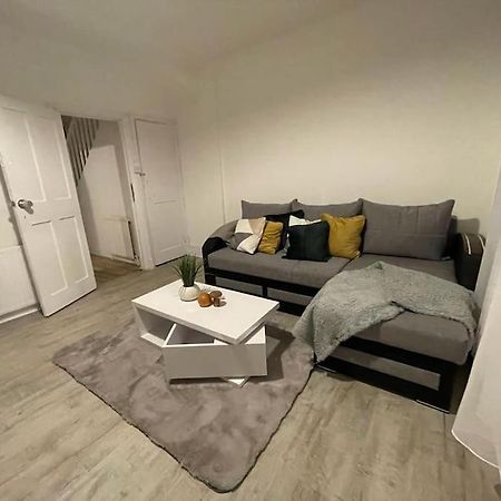 Stunning 2 Bedroom On Tower Bridge London Exteriör bild