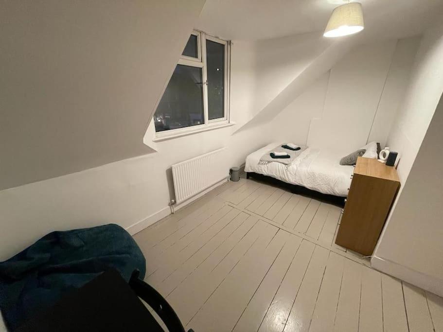Stunning 2 Bedroom On Tower Bridge London Exteriör bild