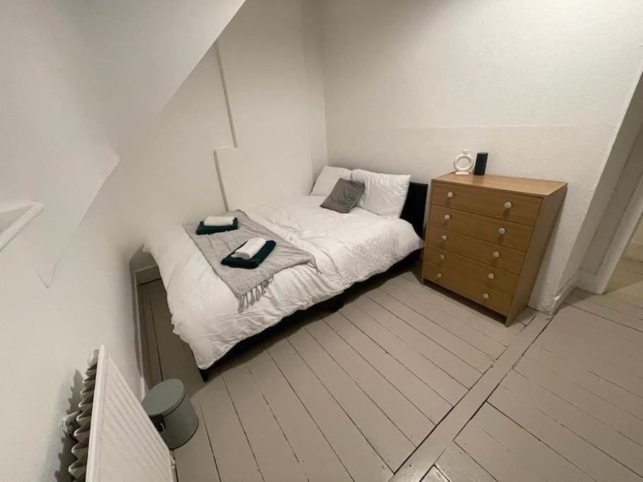 Stunning 2 Bedroom On Tower Bridge London Exteriör bild