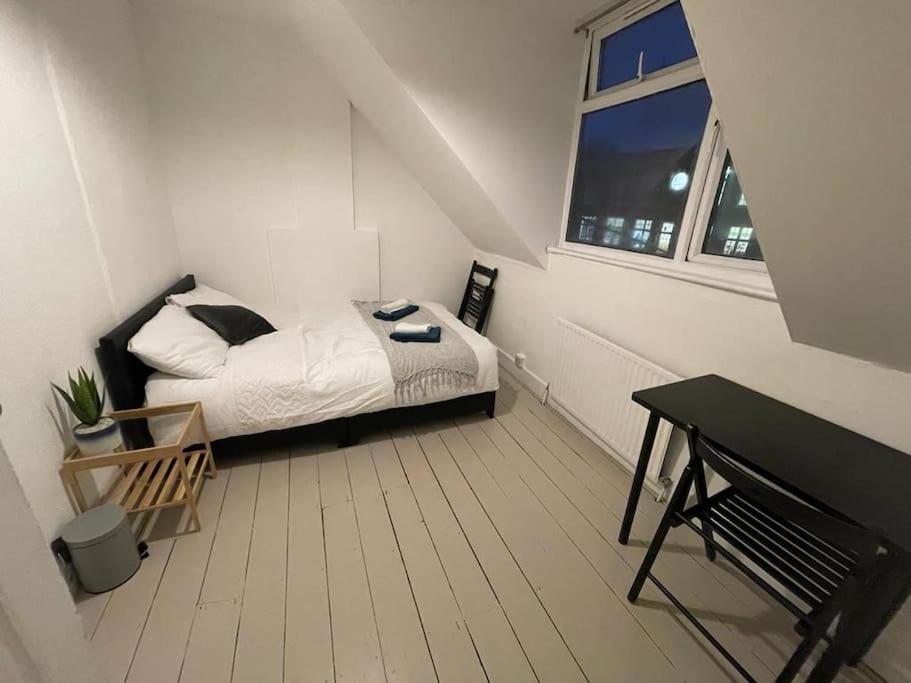 Stunning 2 Bedroom On Tower Bridge London Exteriör bild